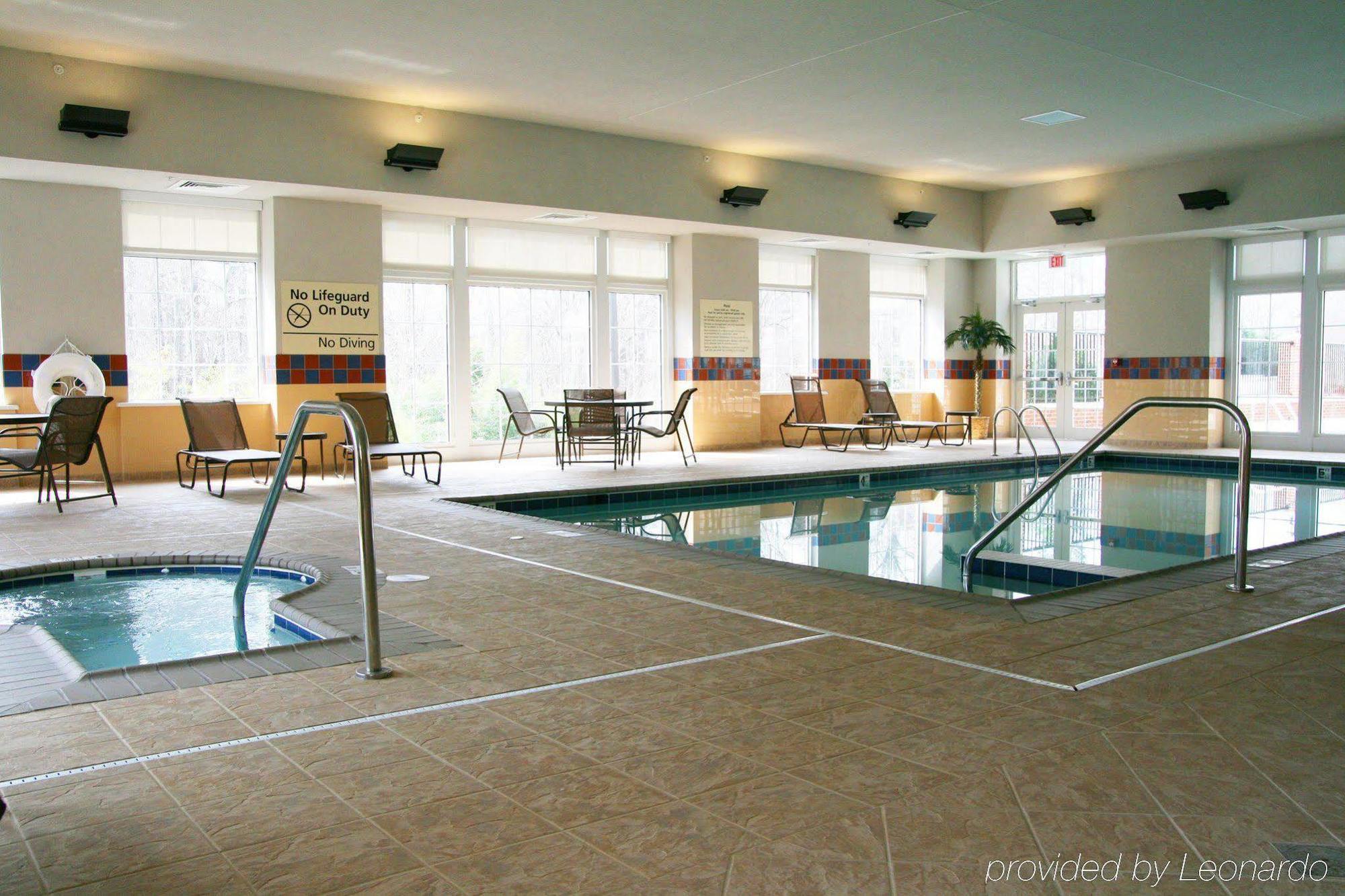 Hampton Inn & Suites Williamsburg-Central Facilities photo