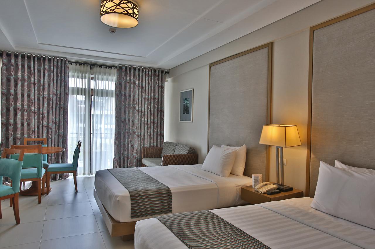 Crown Regency Resort And Convention Center Balabag  Room photo