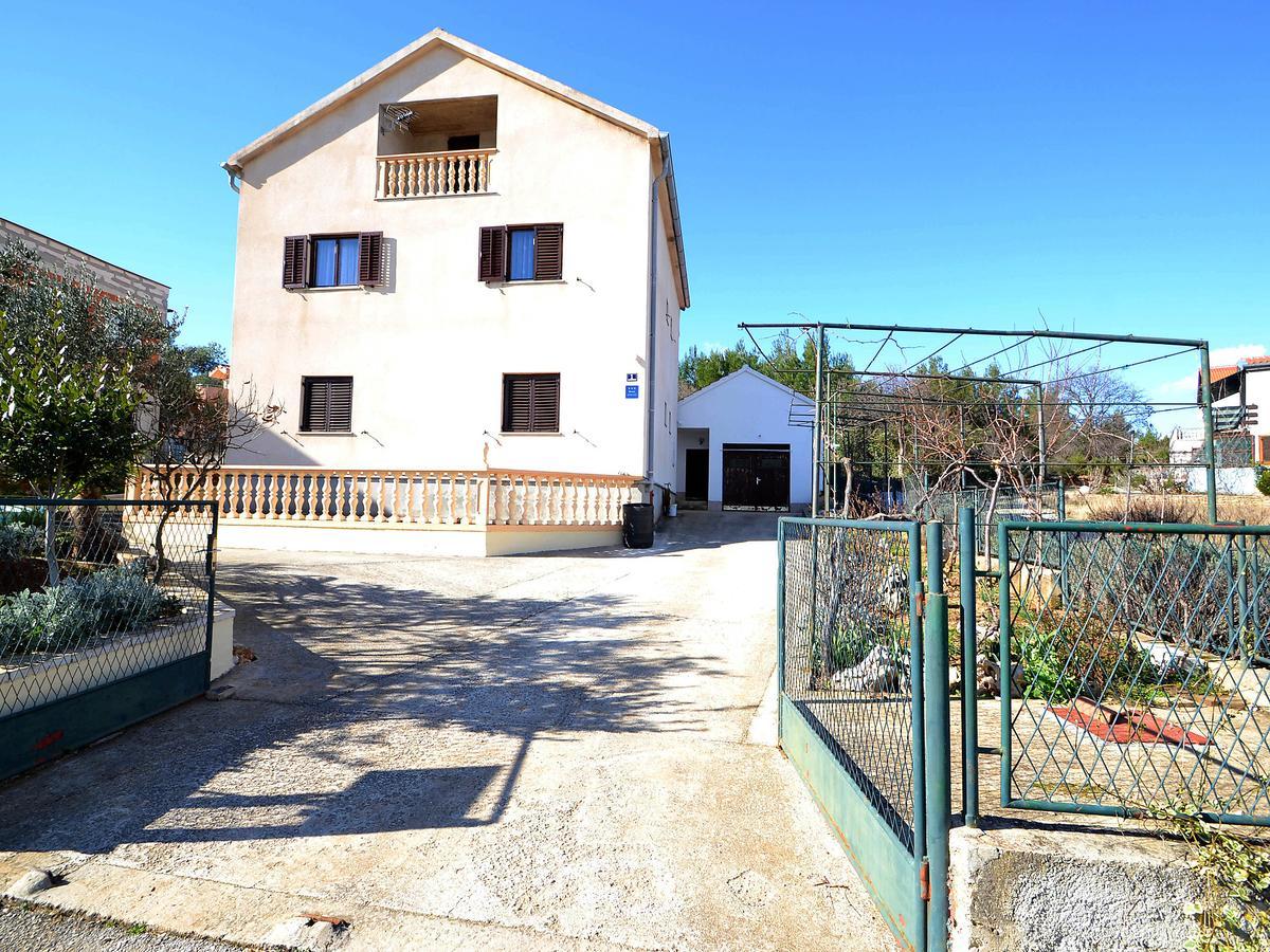 Apartment Neda Gornji Karin Exterior photo