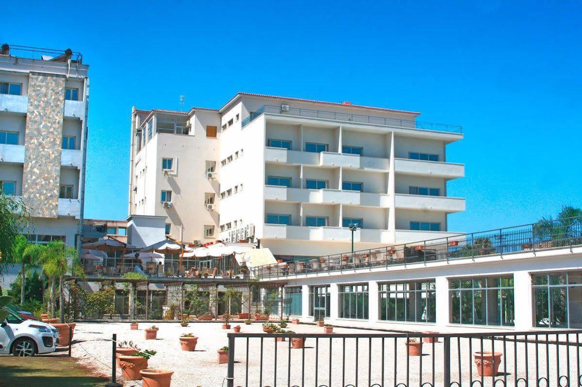 Hotel Santa Lucia Le Sabbie D'Oro Cefalu Exterior photo