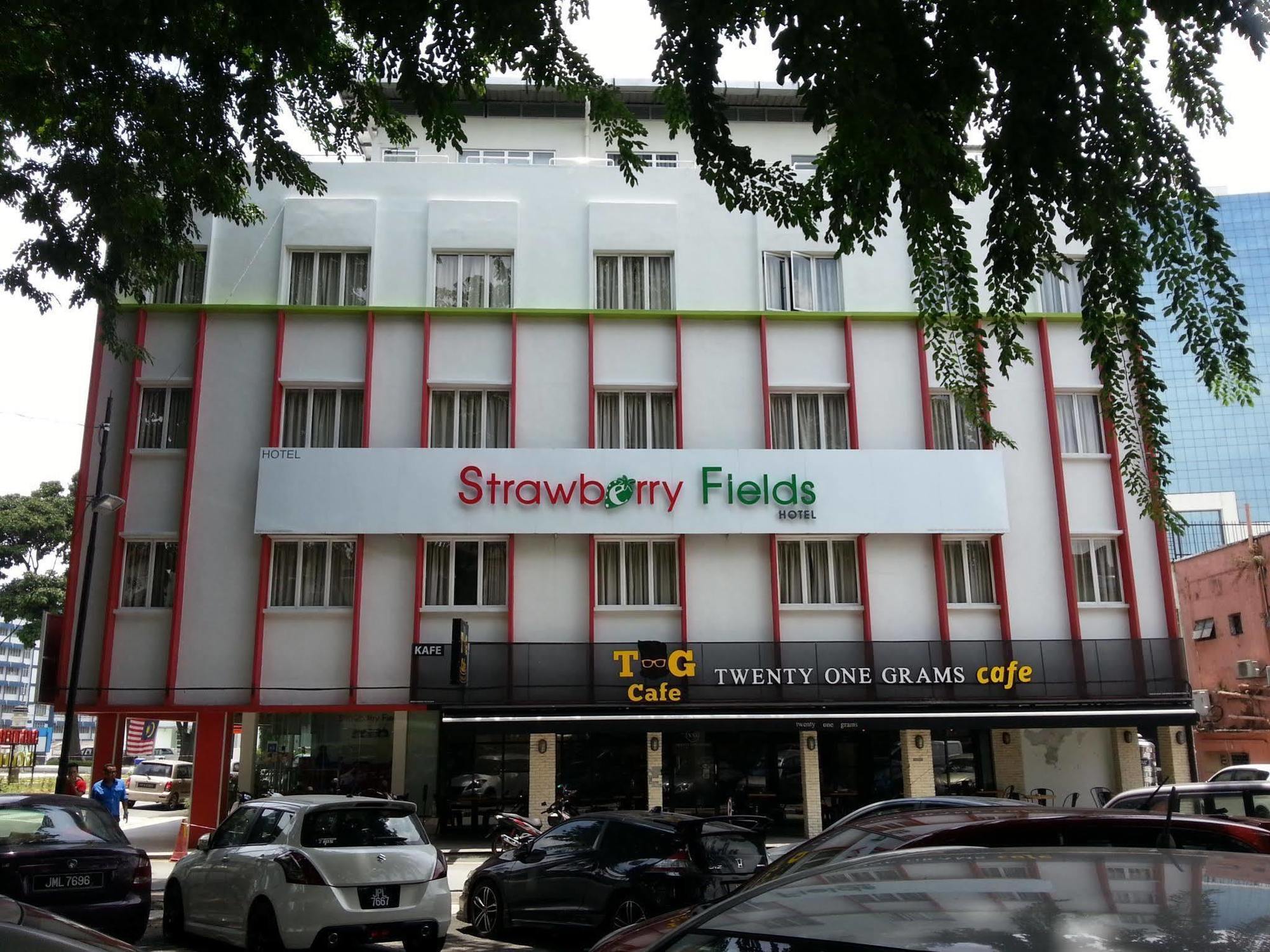 Hotel Strawberry Fields Petaling Jaya Exterior photo