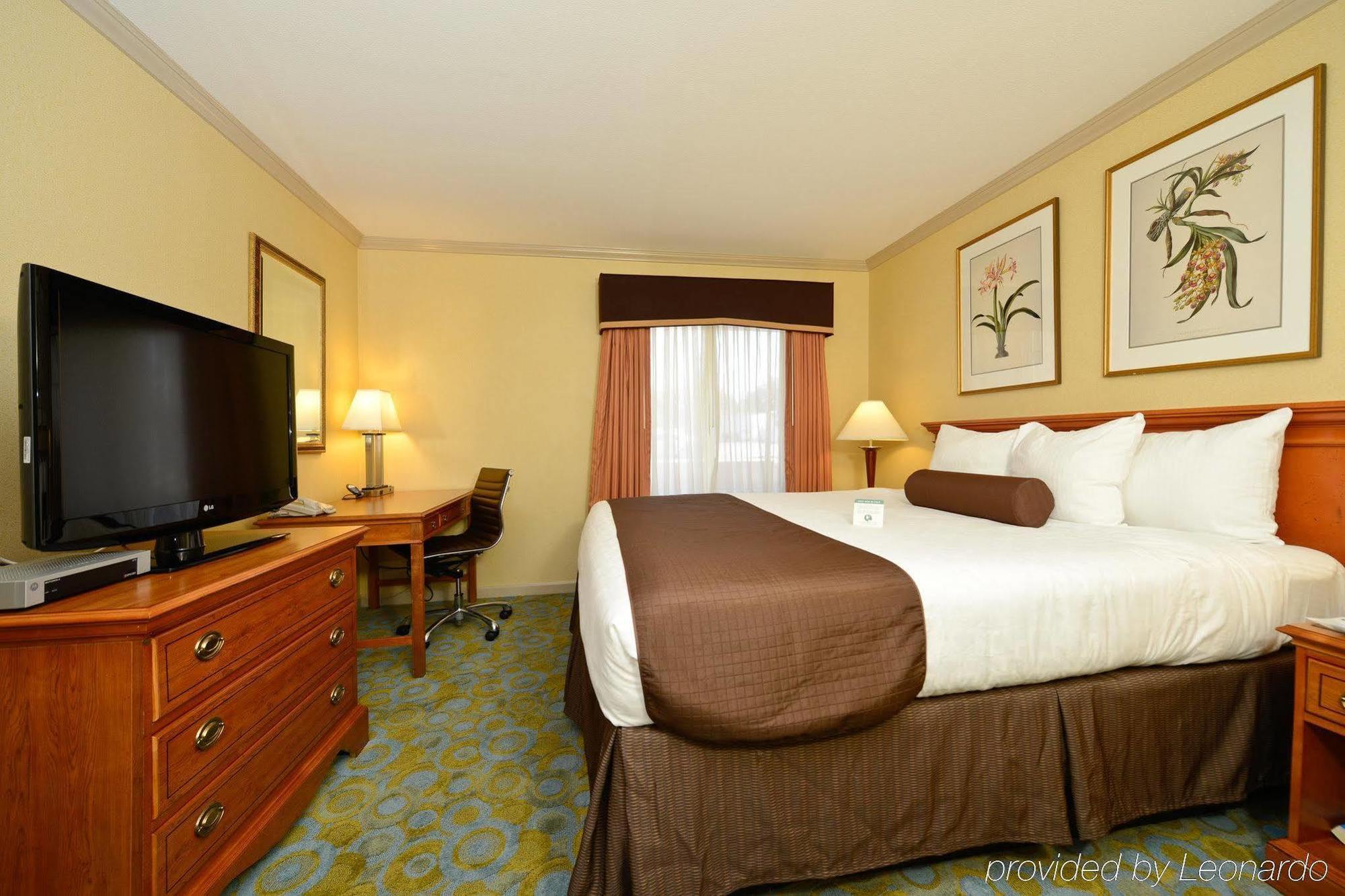 Best Western Plus Executive Suites Redwood City Exterior photo