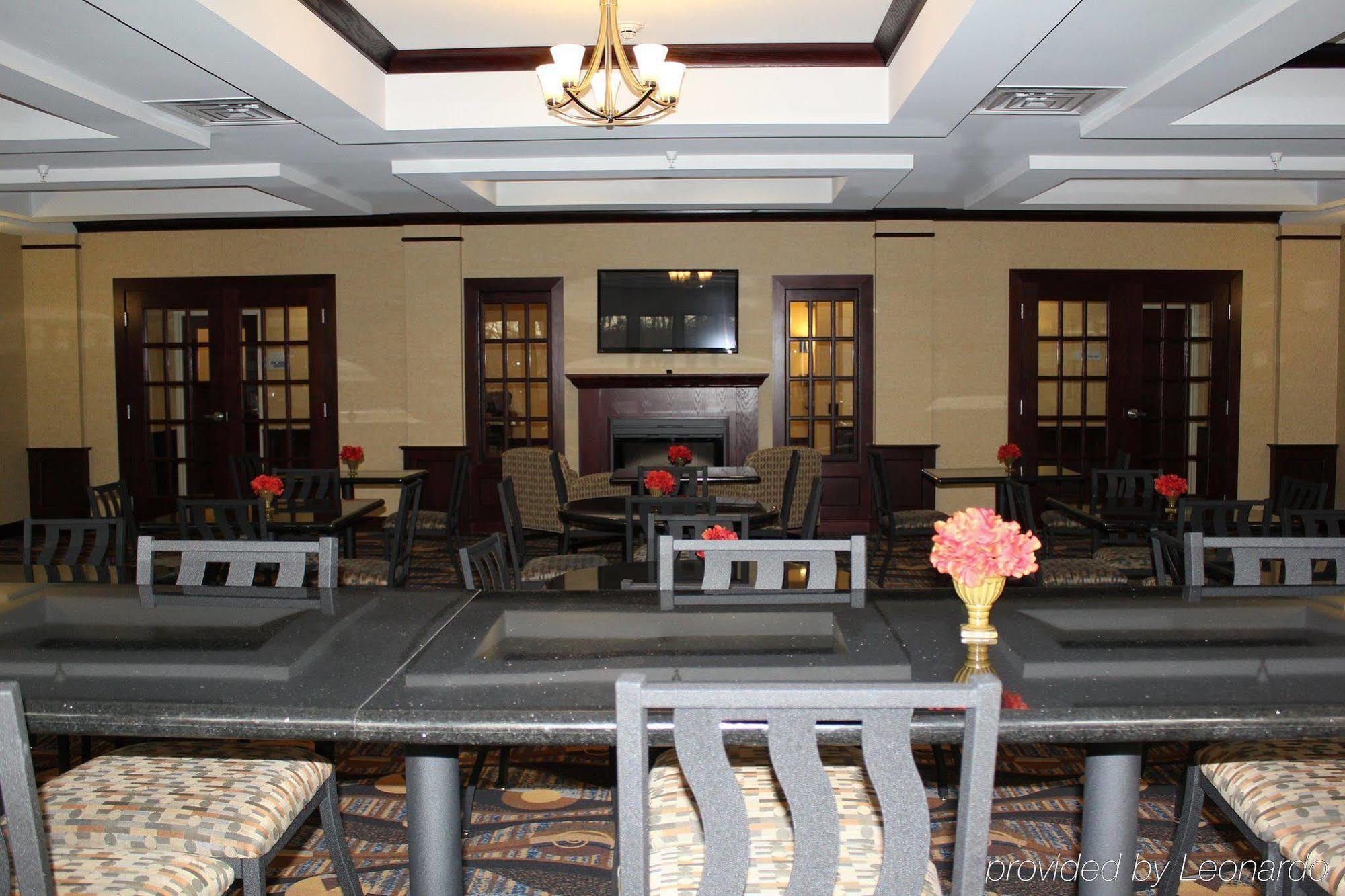 Holiday Inn Express Niles, An Ihg Hotel Interior photo