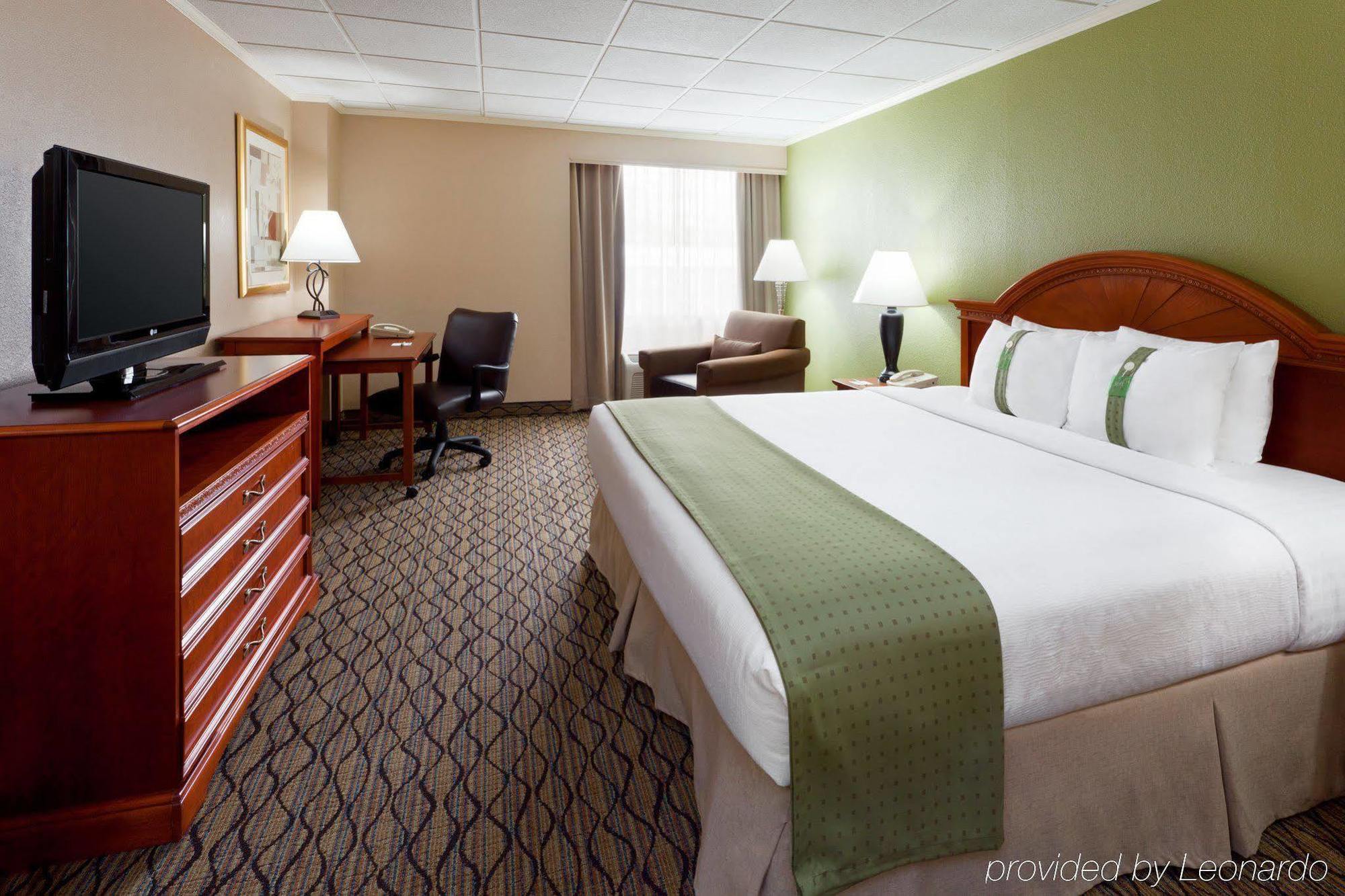 Holiday Inn Clark - Newark, An Ihg Hotel Room photo