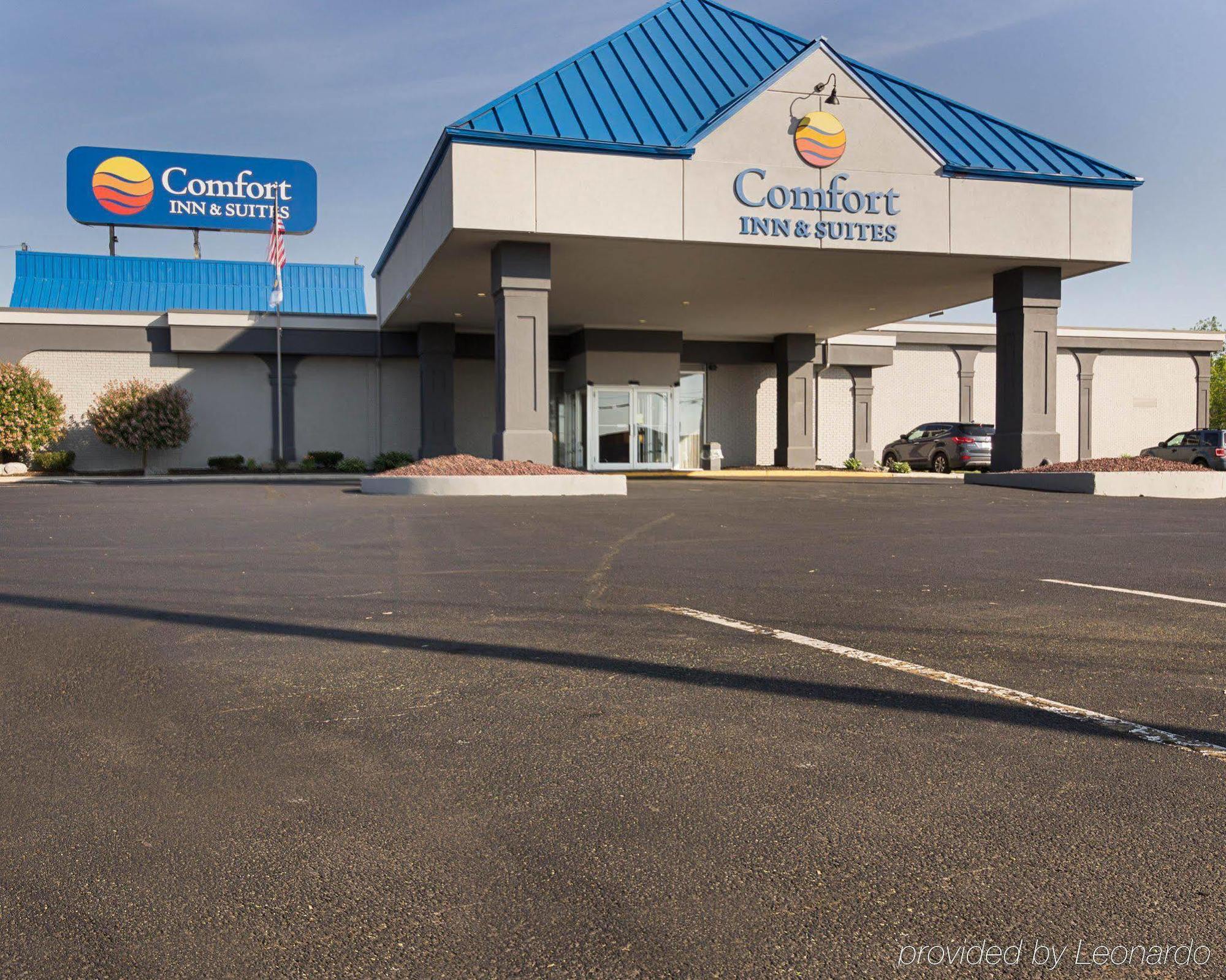 Comfort Inn & Suites Airport Syracuse Exterior photo