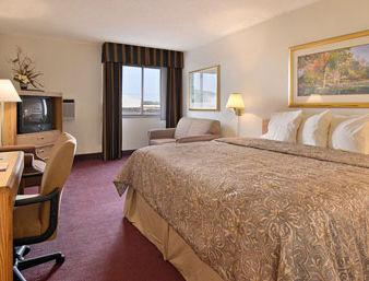 Ramada Fairview Heights Hotel Room photo