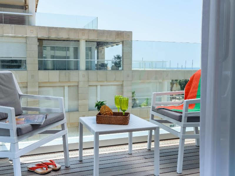 Herods Herzliya Hotel By The Beach Exterior photo