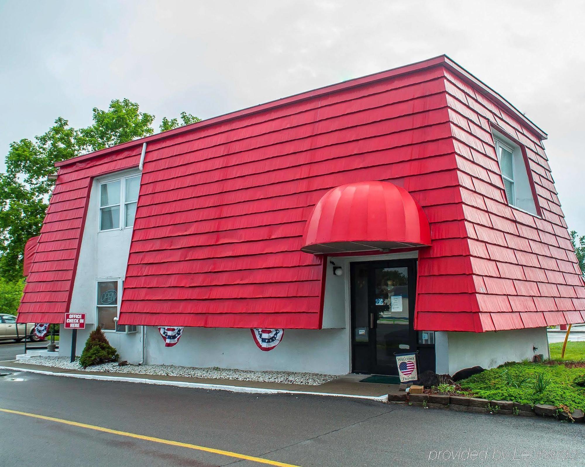 Adirondack Efficiencies Hotel Watertown Exterior photo