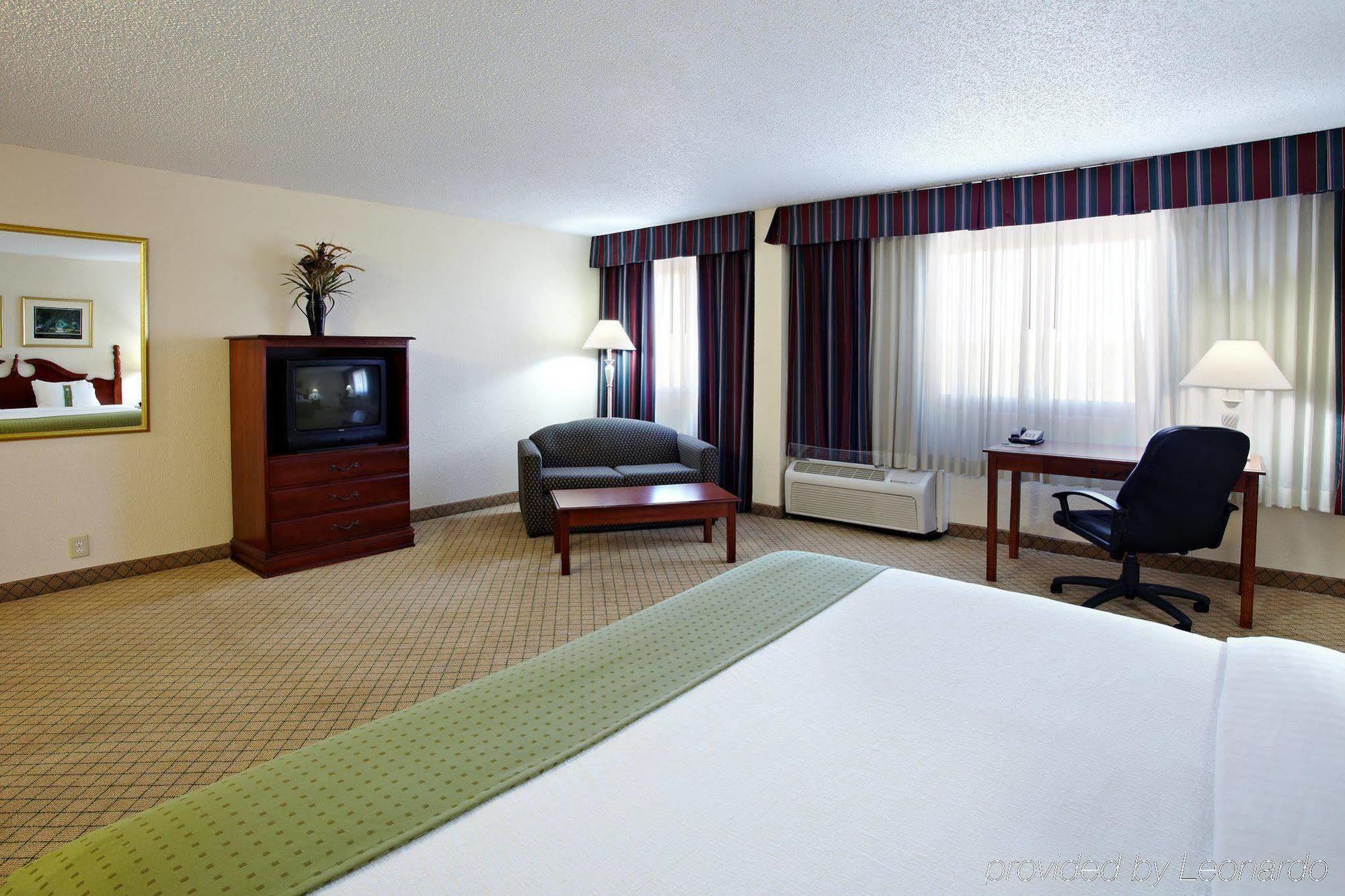 Holiday Inn Mobile West I-10, An Ihg Hotel Tillmans Corner Room photo