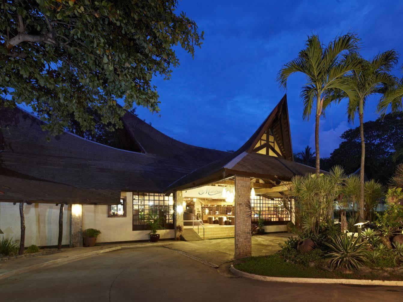 Matabungkay Beach Hotel Batangas Exterior photo