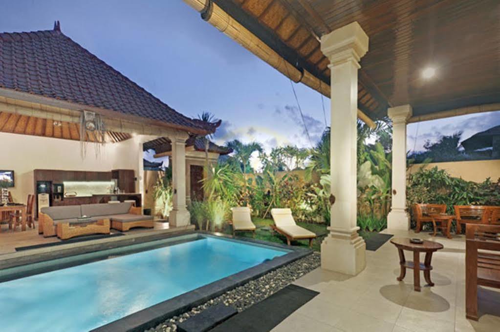 Esmee Villa Seminyak  Exterior photo