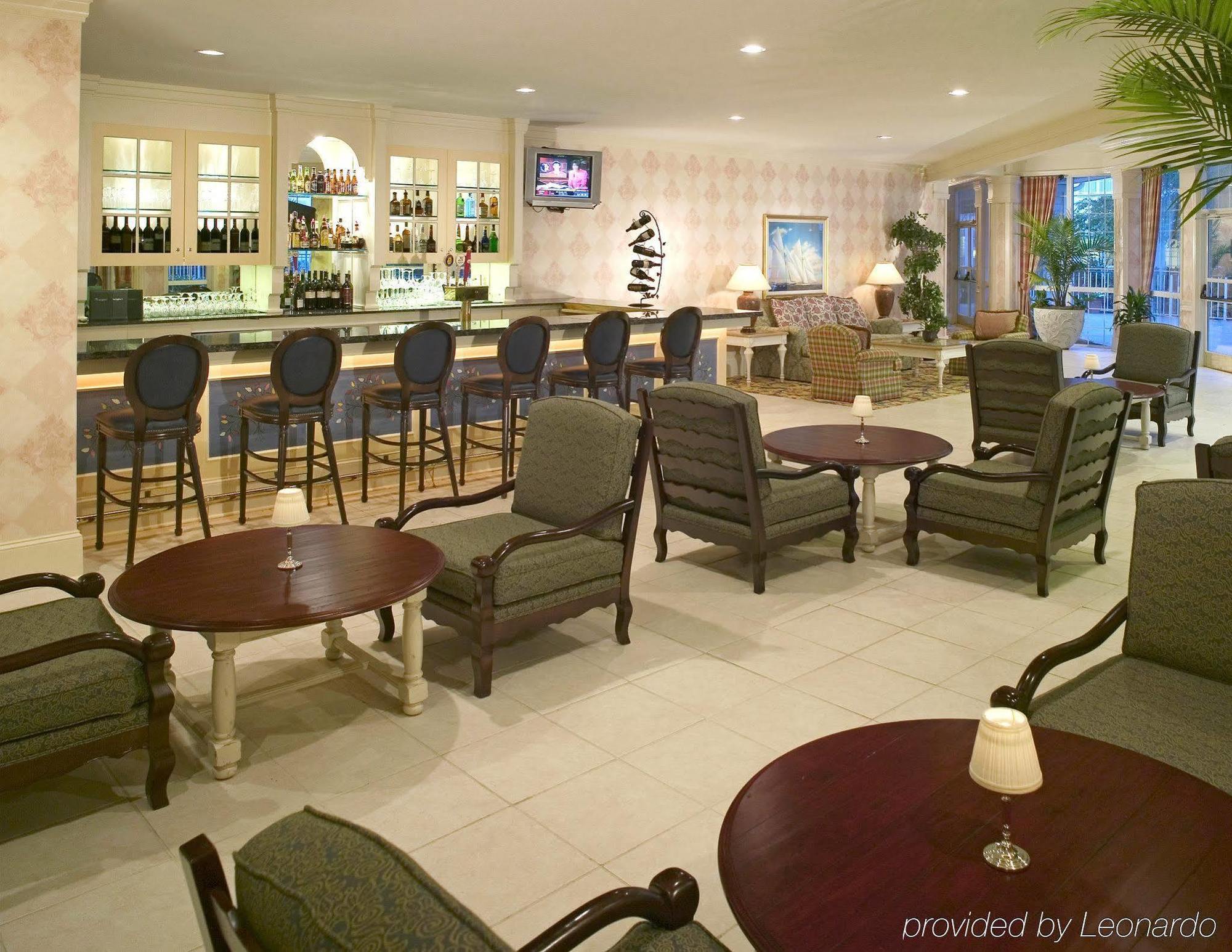 Doubletree By Hilton Raleigh Durham Airport At Research Triangle Park Hotel Restaurant photo