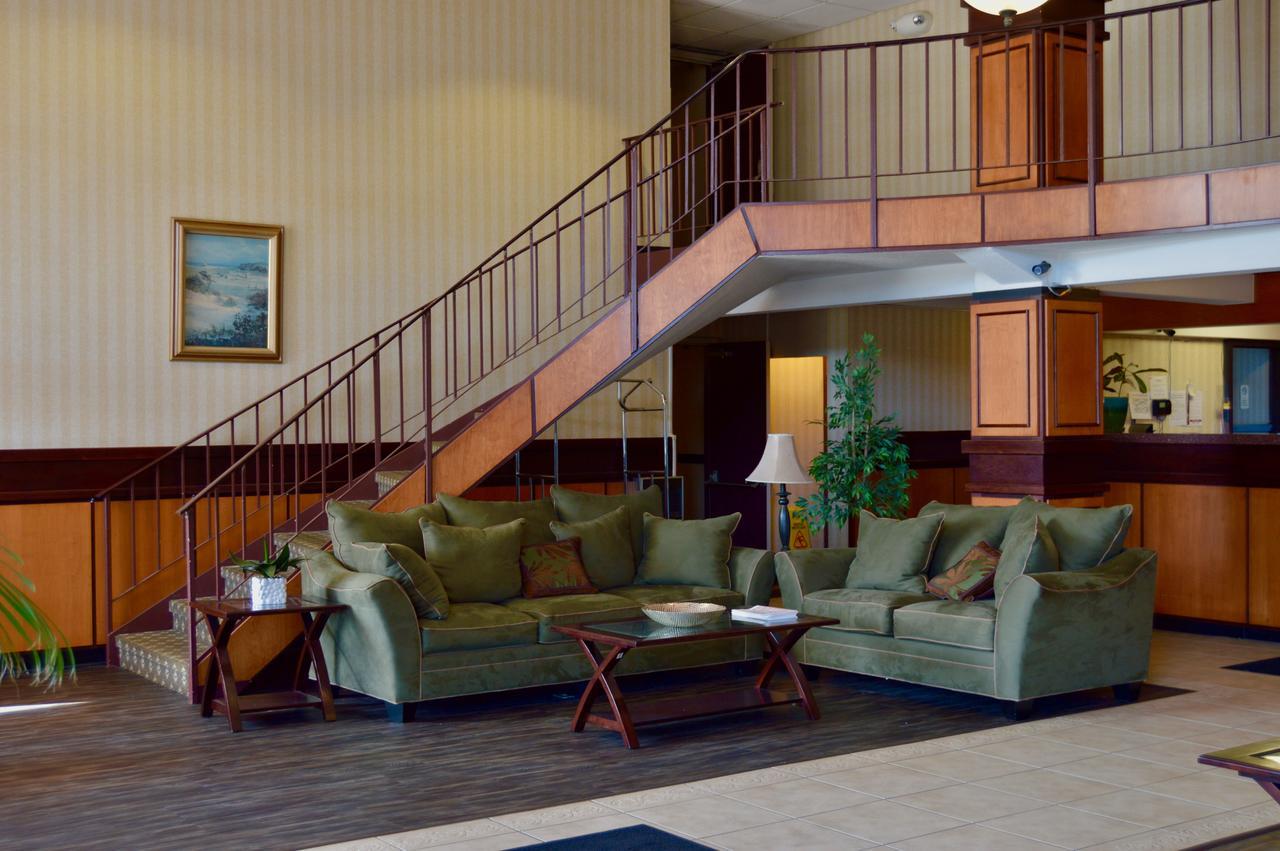 Mystic River Hotel & Suites Exterior photo