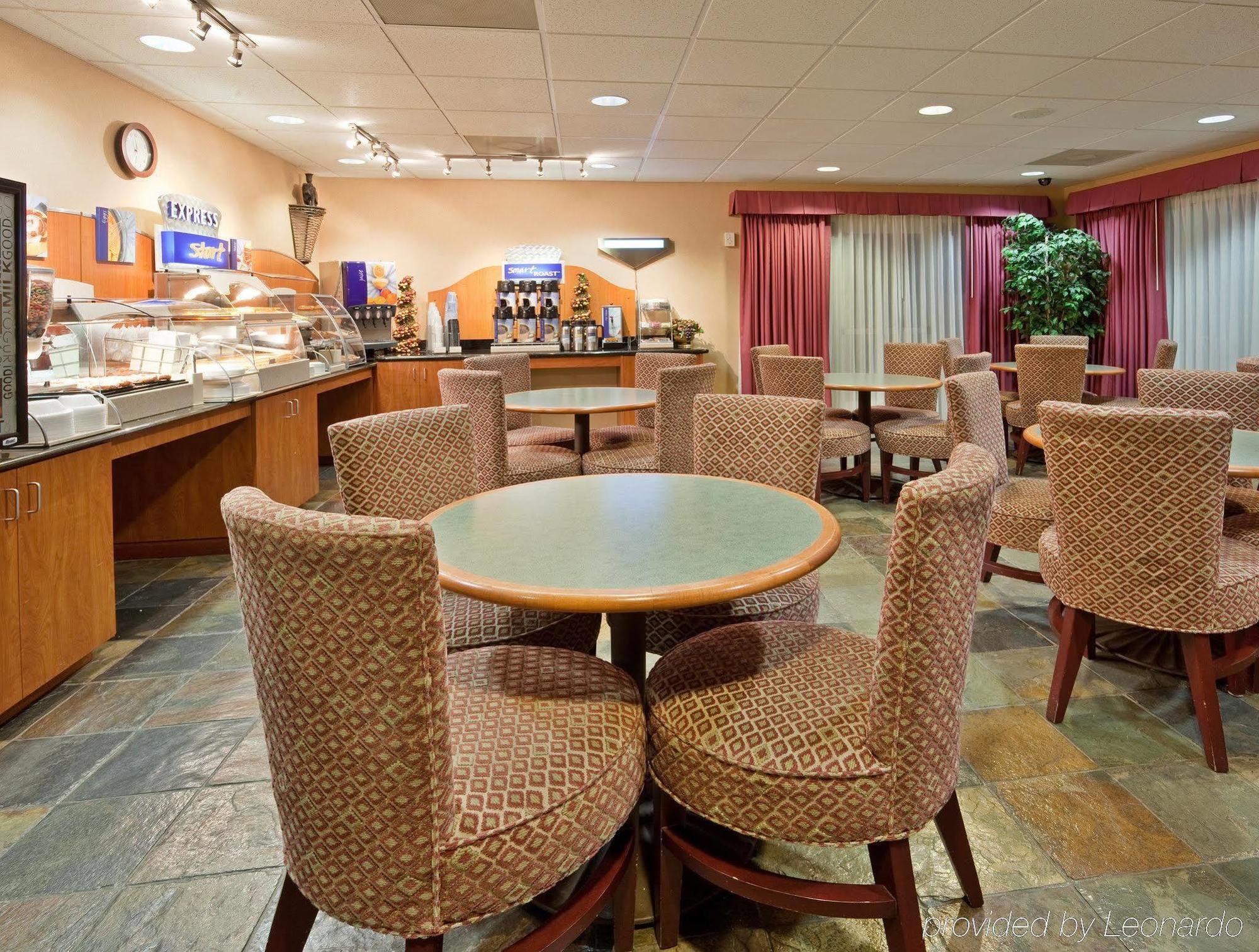 Holiday Inn Express Madera, An Ihg Hotel Restaurant photo