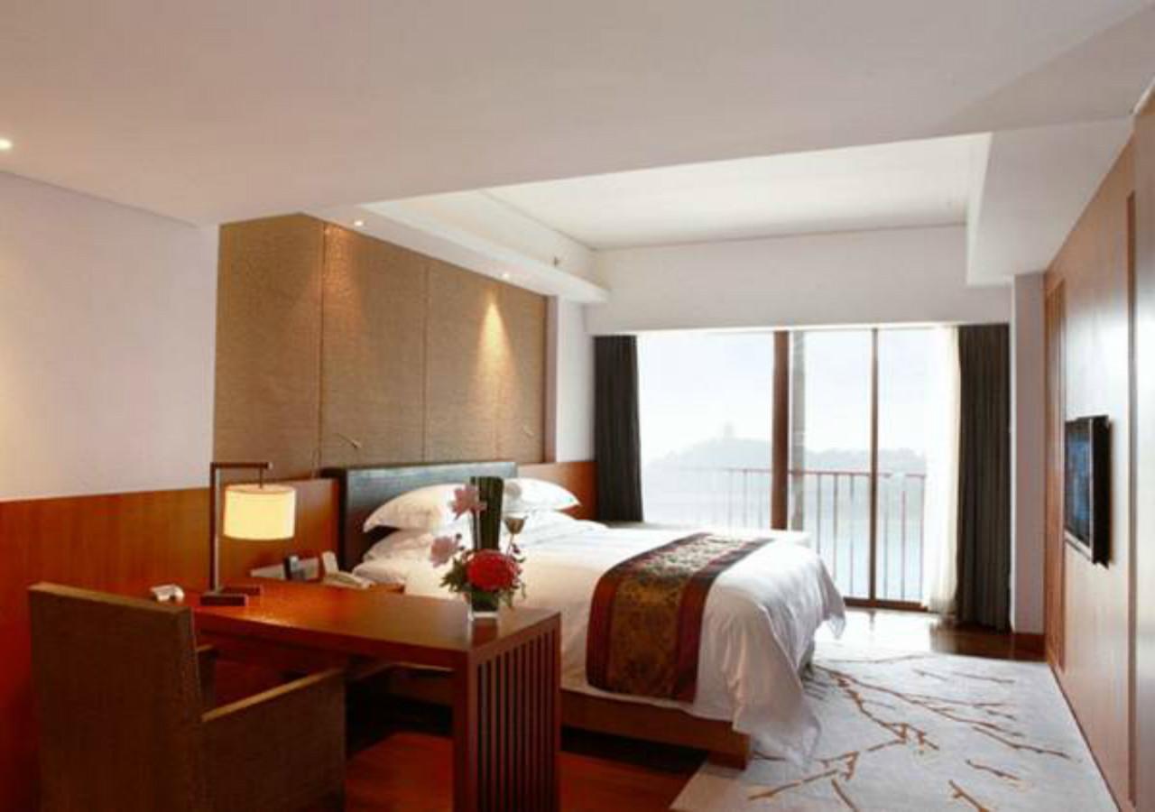 Baiyun Lakeside Hotel Guangzhou Room photo