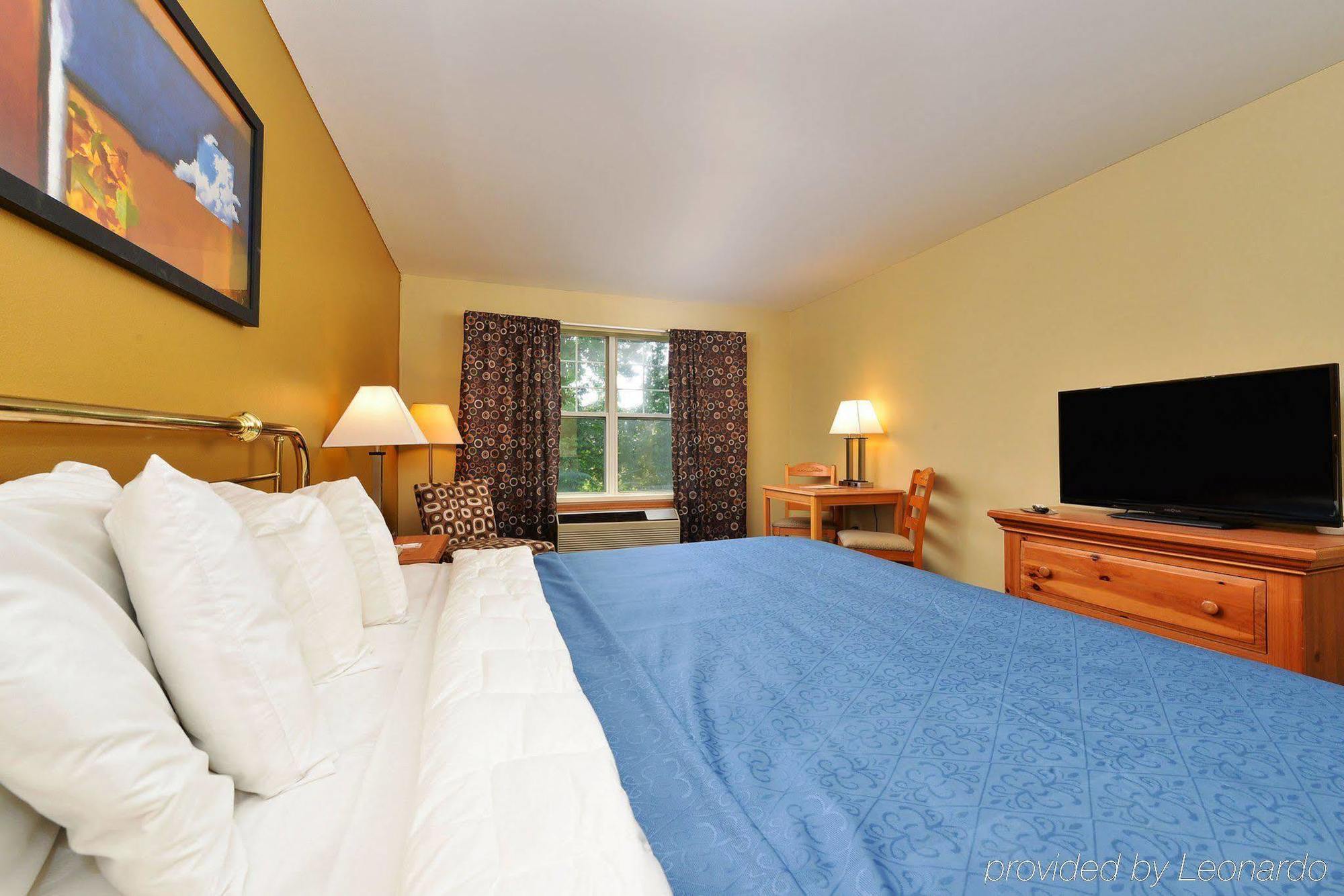 Quality Inn & Suites Shawano Exterior photo