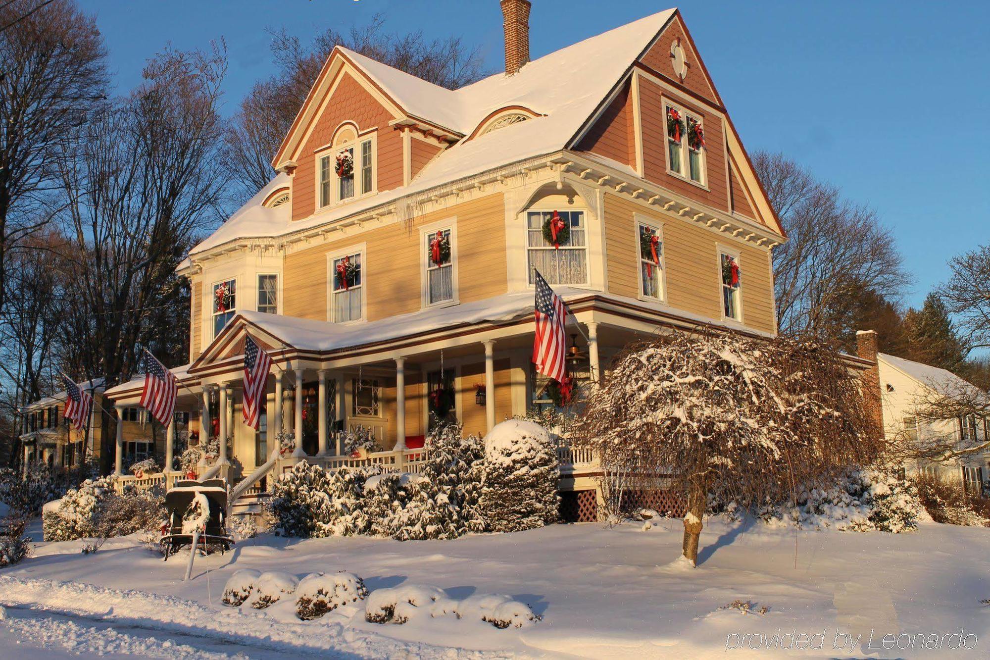 The Sleigh Maker Inn Bed And Breakfast Westborough Exterior photo