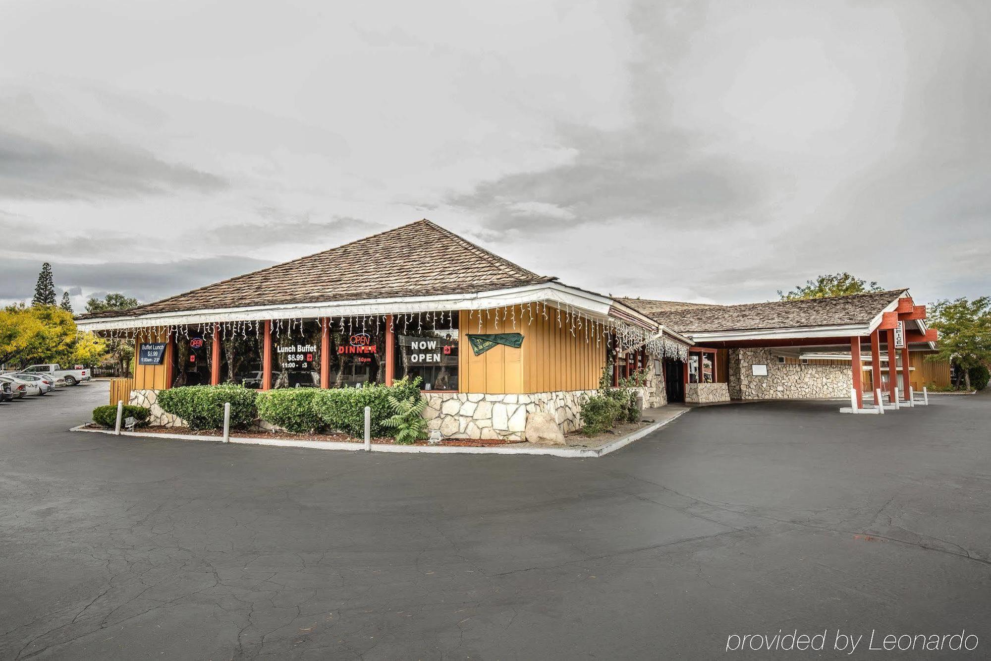 Econo Lodge Near Reno-Sparks Convention Center Exterior photo