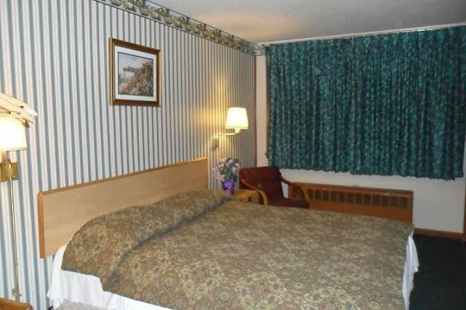 Rochester Motel Room photo