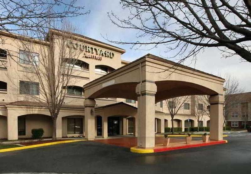 Courtyard By Marriott San Jose South/Morgan Hill Hotel Exterior photo