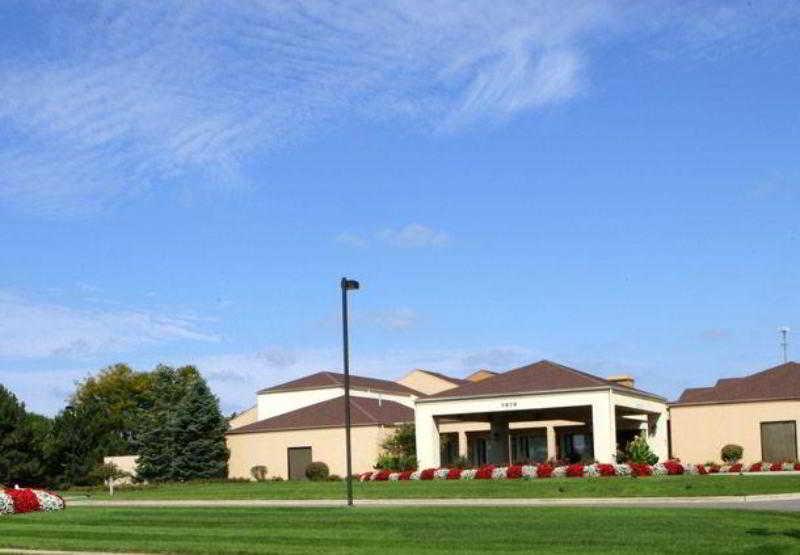 Courtyard By Marriott Rockford Hotel Exterior photo