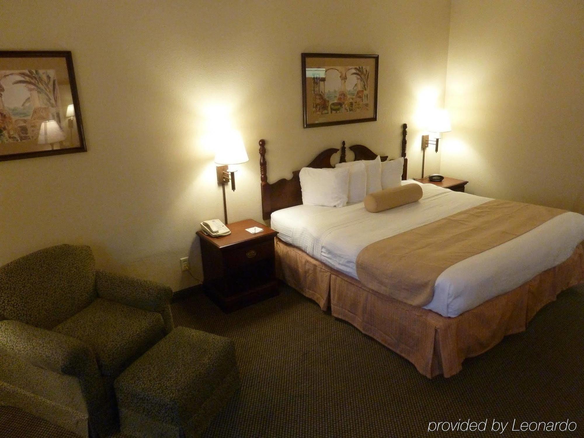 Holiday Inn Express & Suites Evansville North, An Ihg Hotel Warrenton Room photo