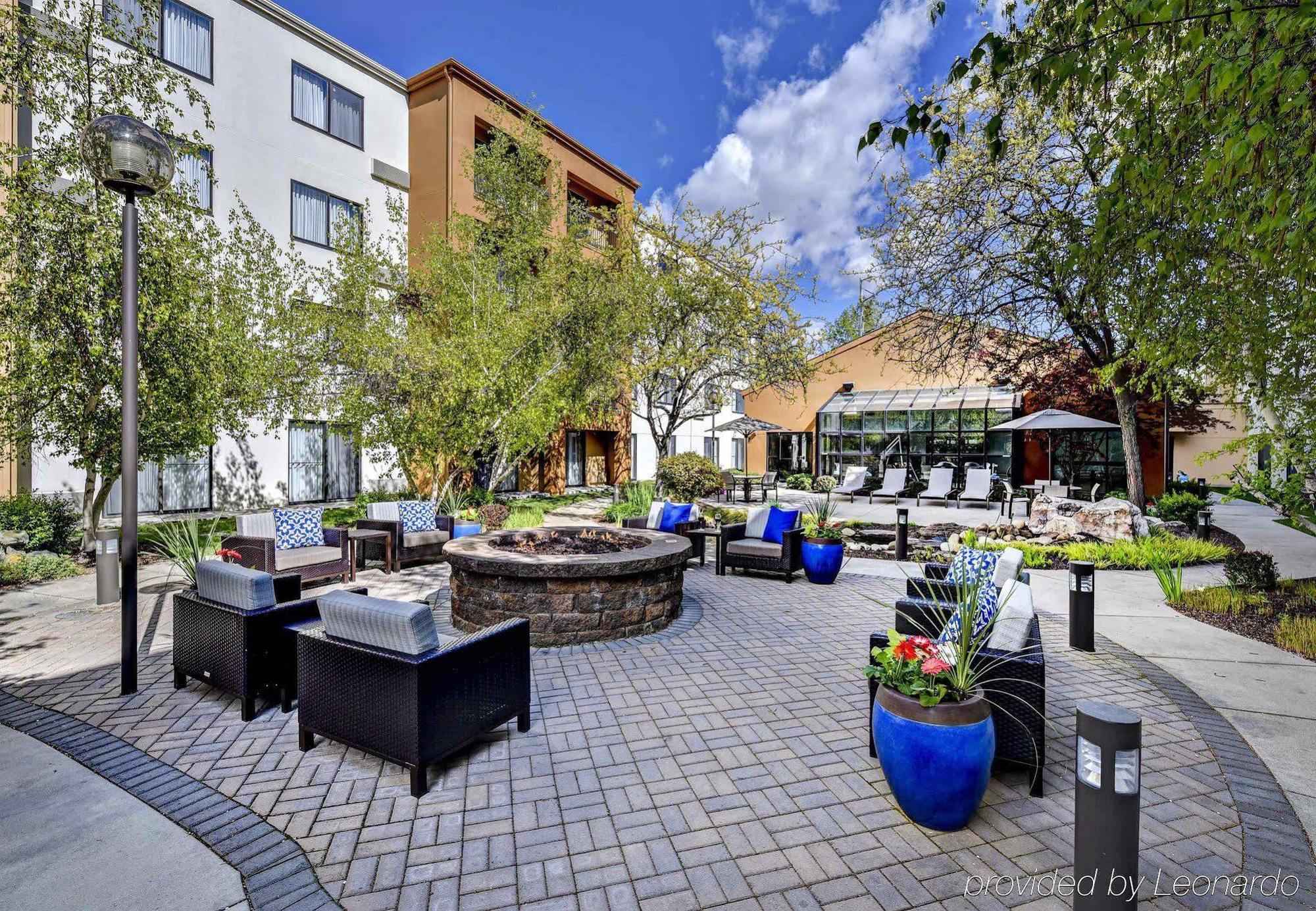 Courtyard Boise Downtown Hotel Exterior photo