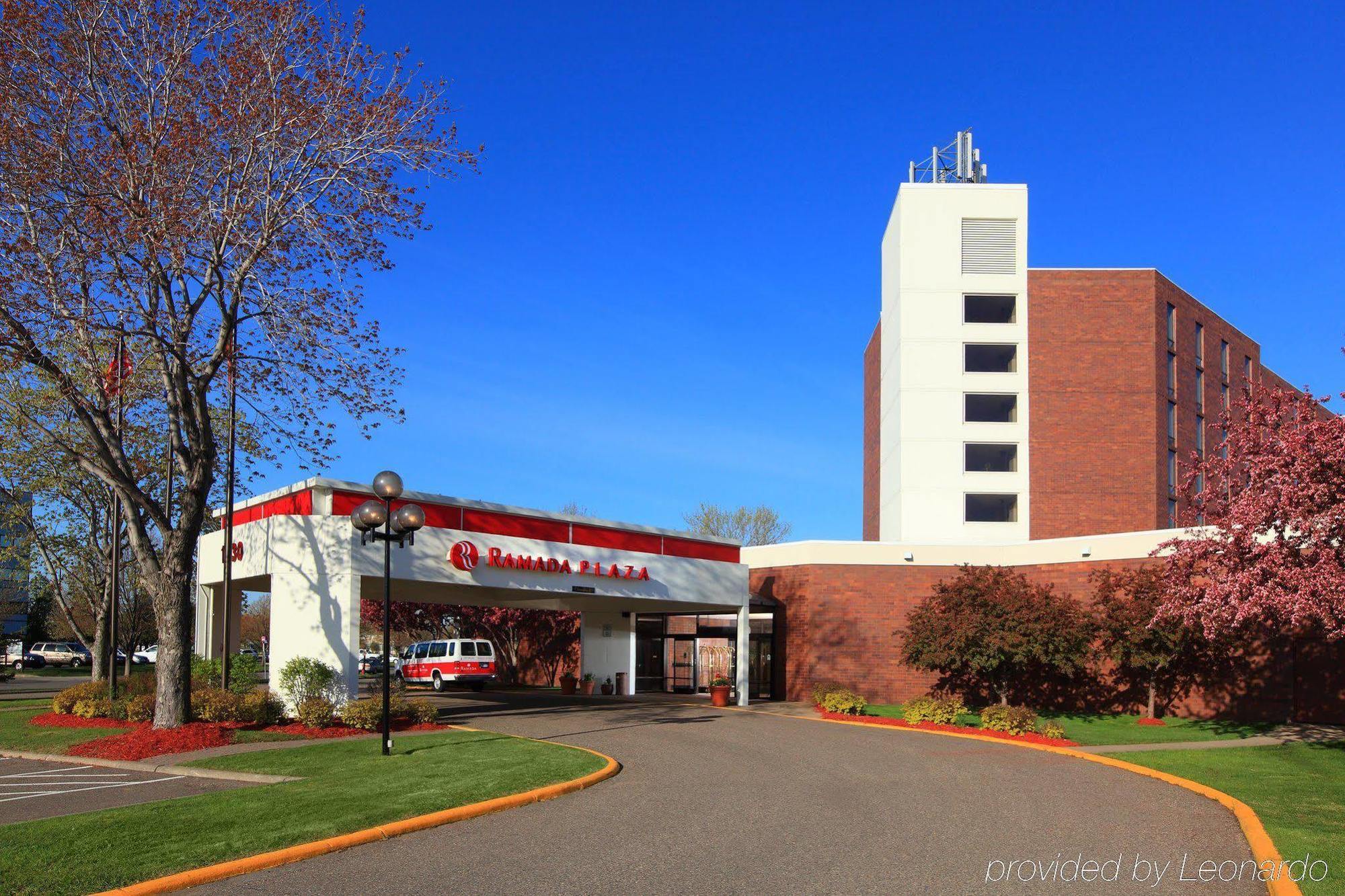 Delta Hotels By Marriott Minneapolis Northeast Exterior photo