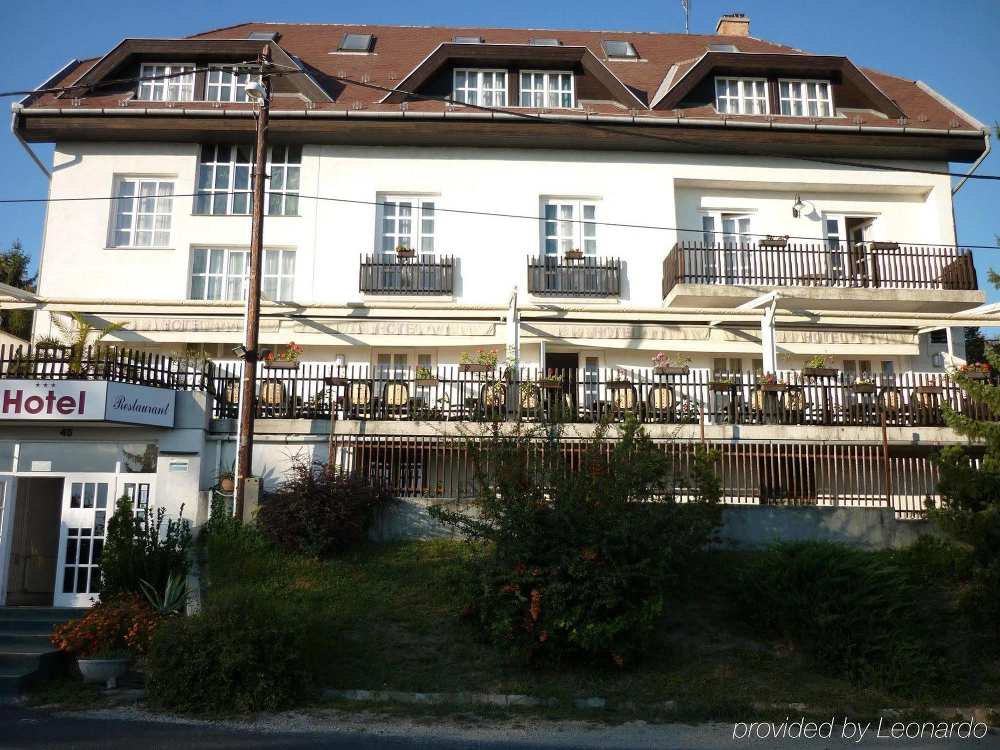 Budai Hotel Budapest Exterior photo