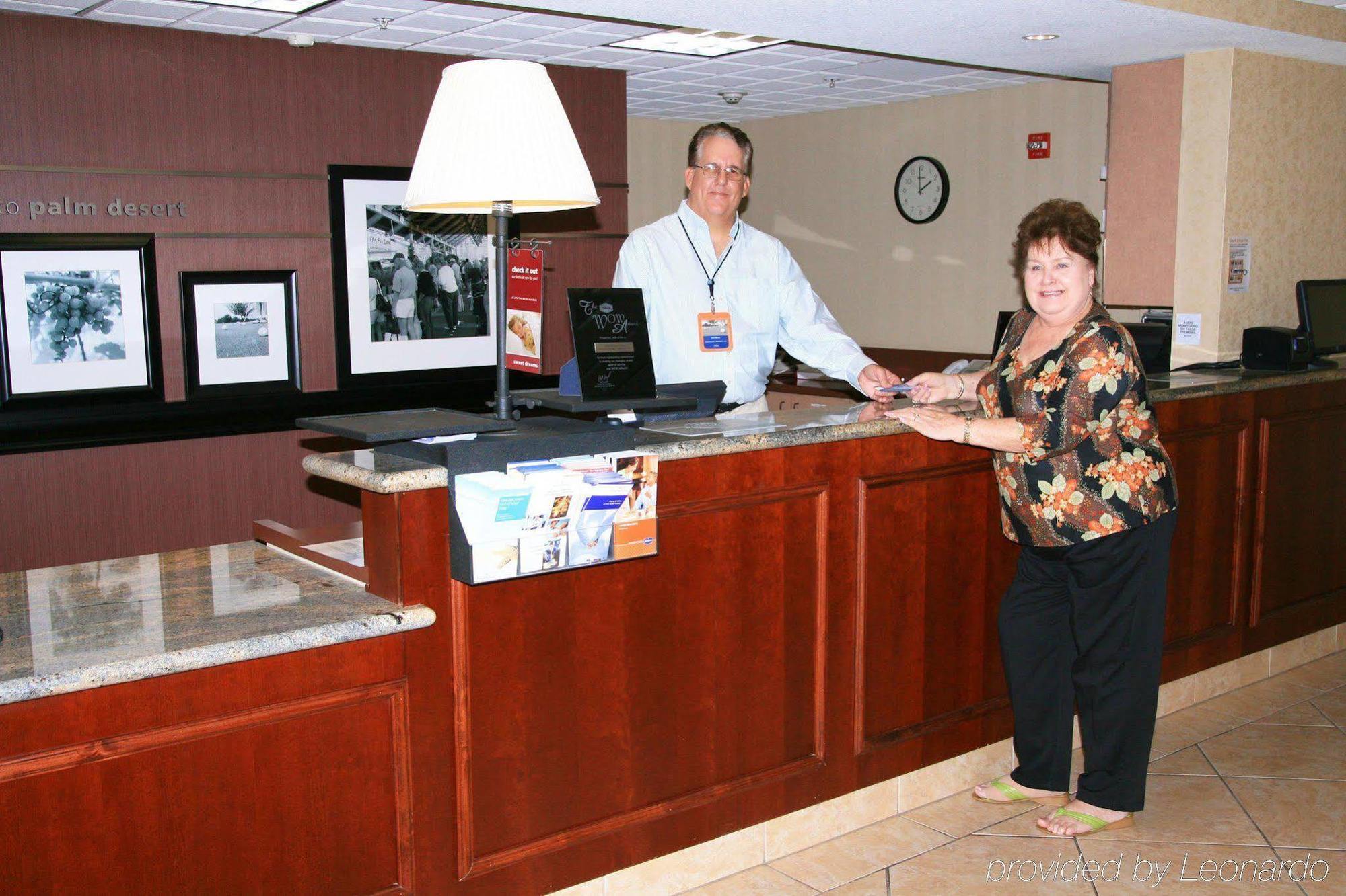 Hampton Inn & Suites Palm Desert Interior photo