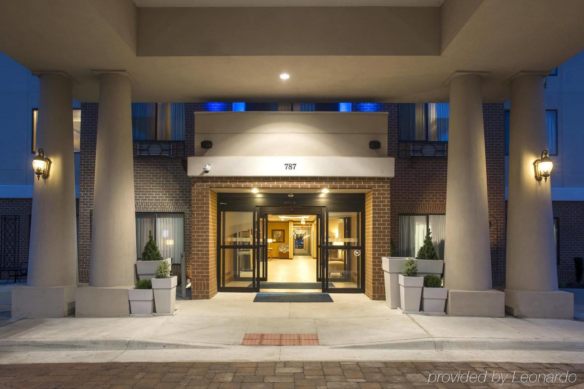 Holiday Inn Express & Suites Culpeper, An Ihg Hotel Exterior photo