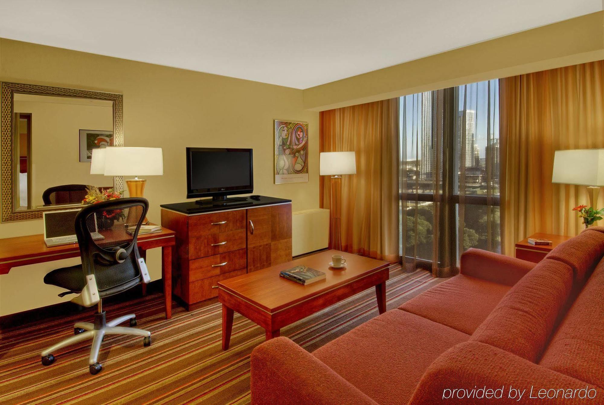 Le Meridien Essex Chicago Room photo