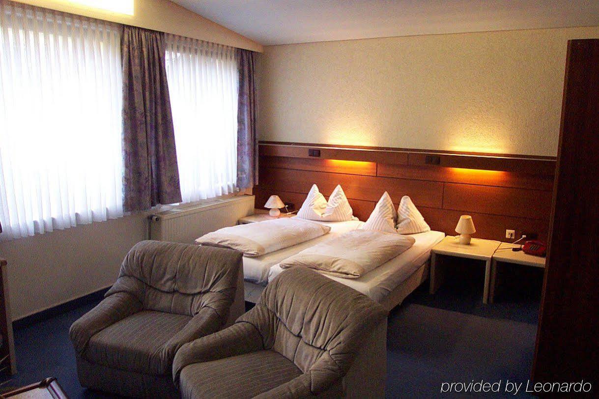 Ff&E City Hotel Saarbrucken Room photo