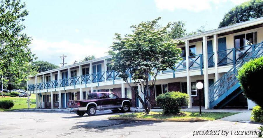 Flagship Inn & Suites Groton Exterior photo