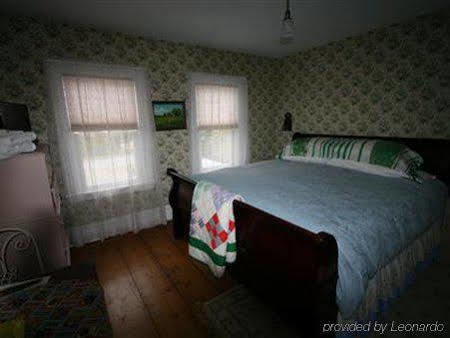 The Bradford House B&B Millinocket Room photo