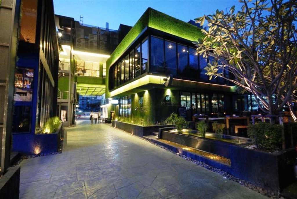 Grass Suites Thonglor Bangkok Exterior photo