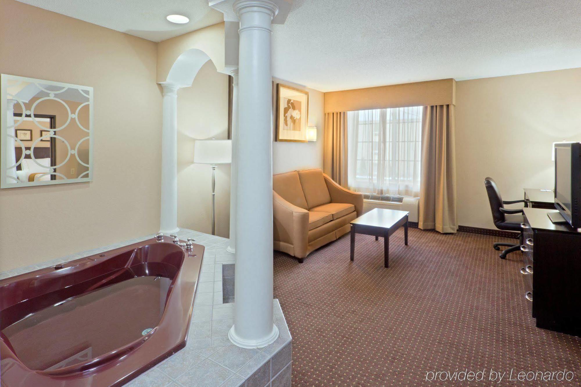 Holiday Inn Express & Suites Ashtabula-Geneva, An Ihg Hotel Austinburg Room photo