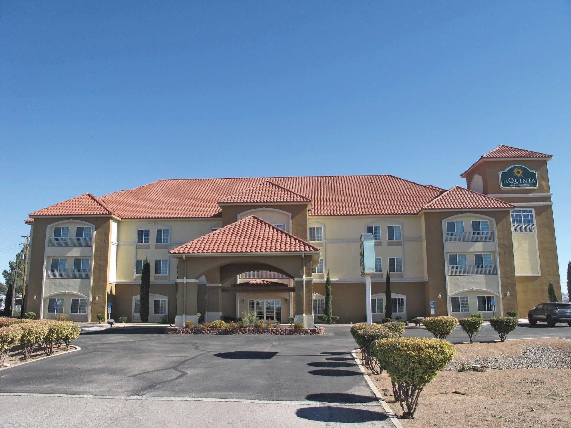 La Quinta By Wyndham Deming Hotel Exterior photo