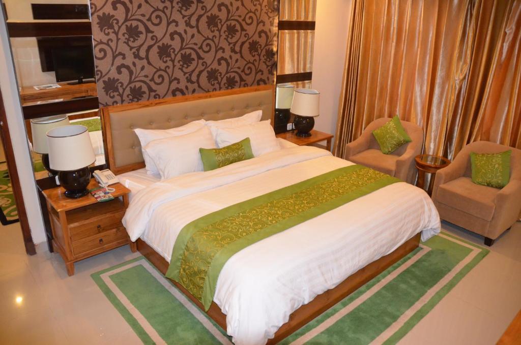 Gran Surya Hotel Banjar  Room photo