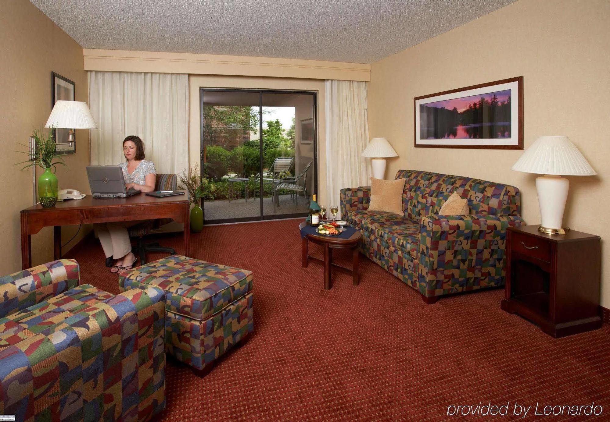 Courtyard By Marriott Concord Hotel Room photo