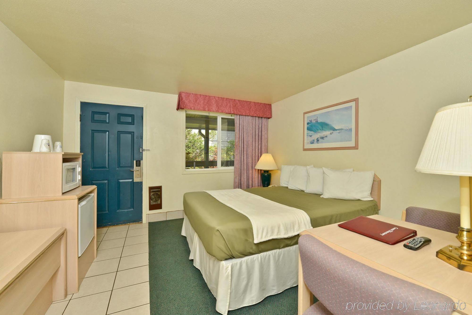 Newport Coast Inn Room photo