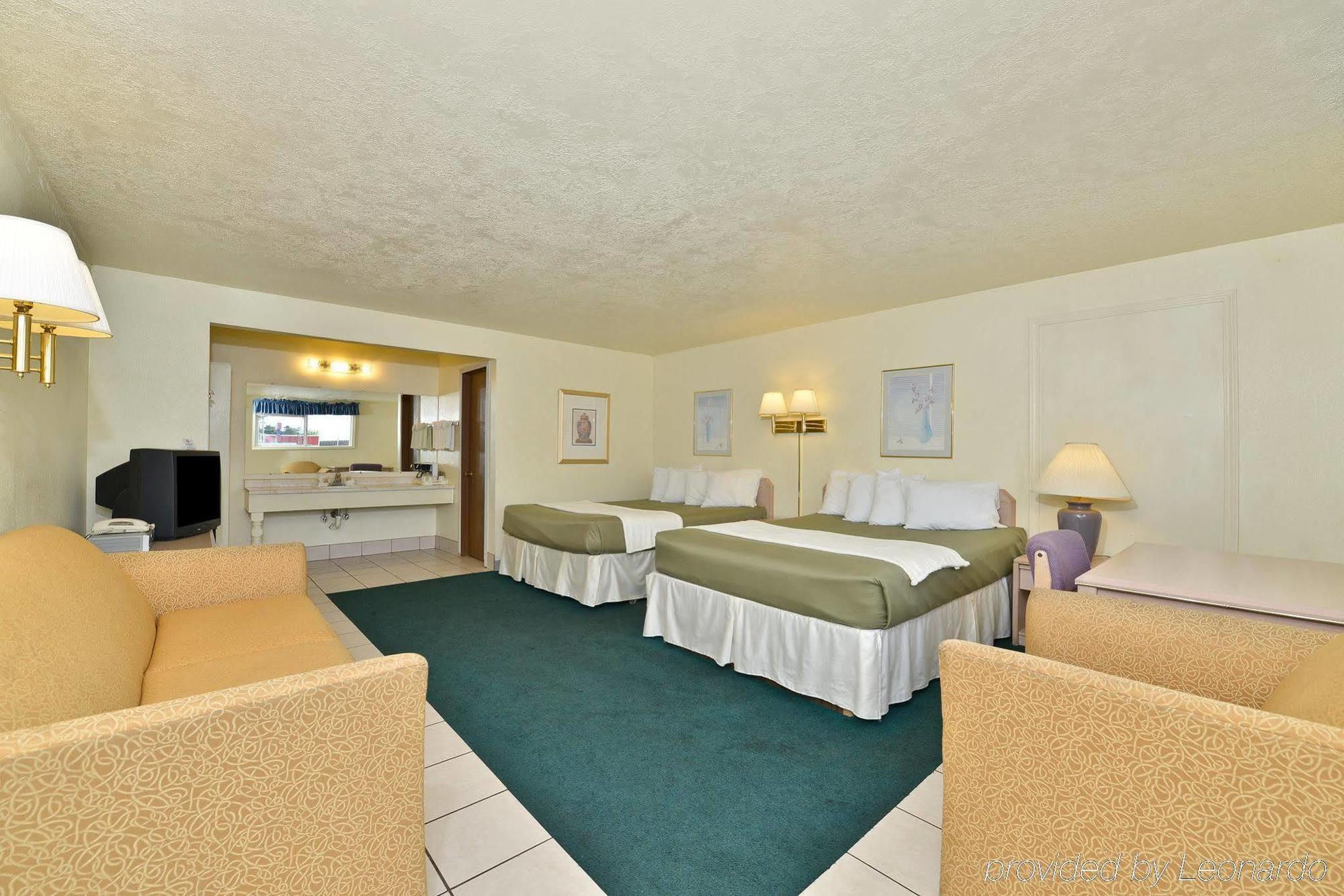 Newport Coast Inn Room photo