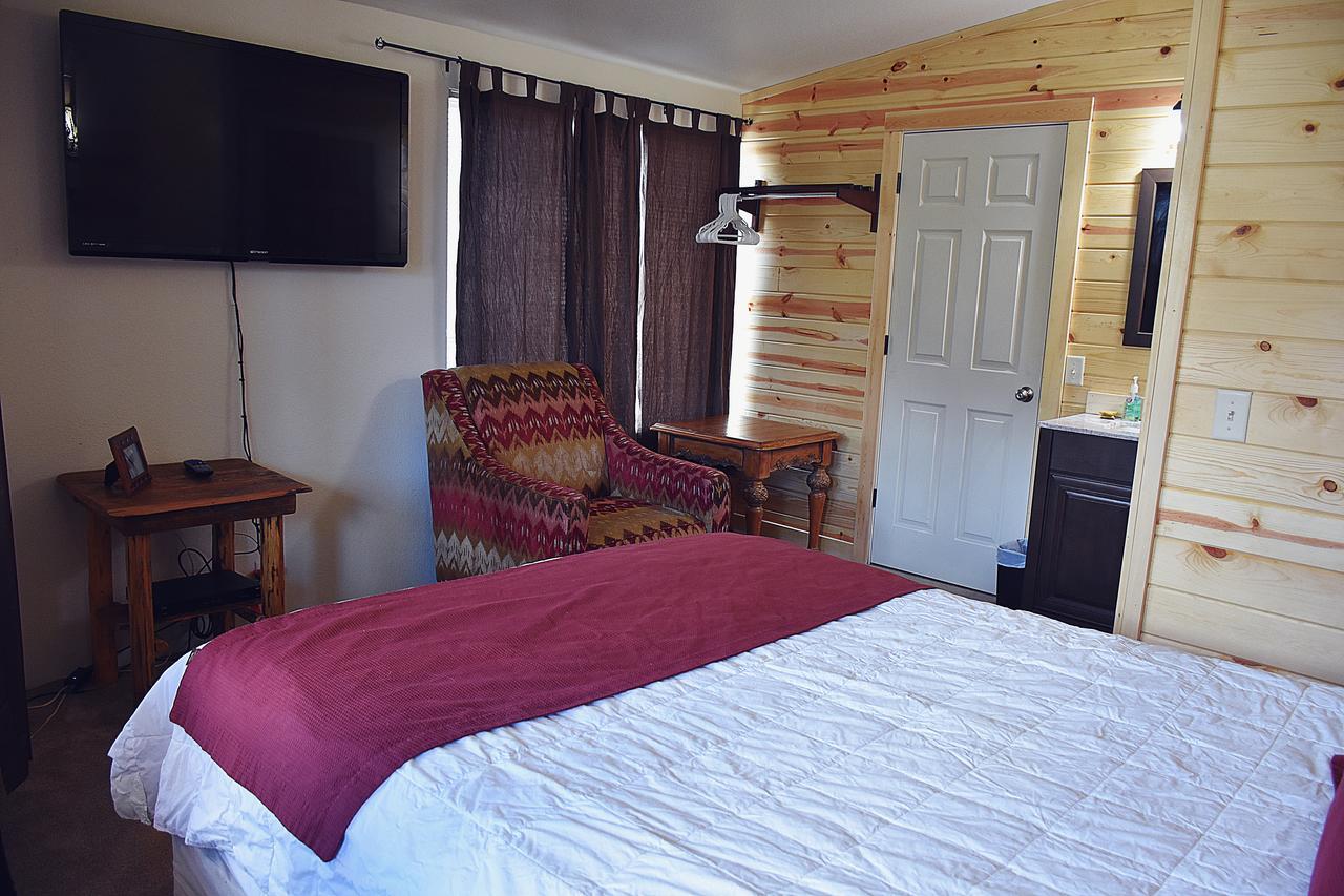 Yellowstone River Suites Gardiner Exterior photo