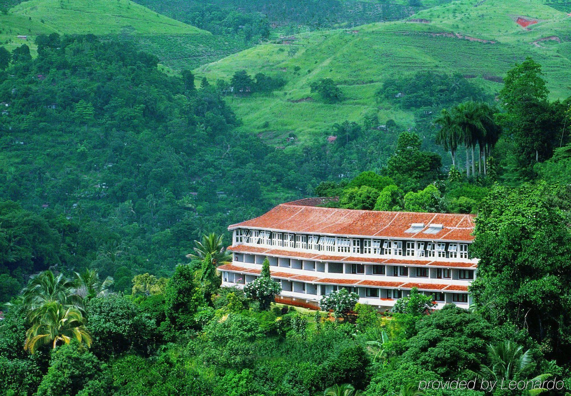 Hotel Hilltop Kandy Exterior photo