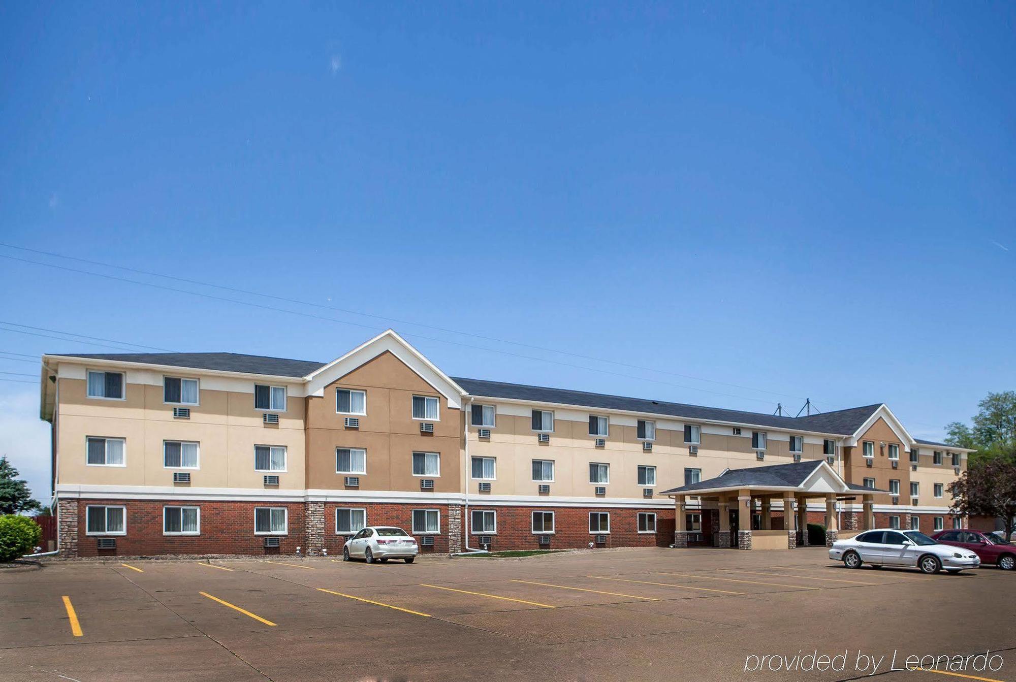 Quality Inn & Suites Davenport Exterior photo