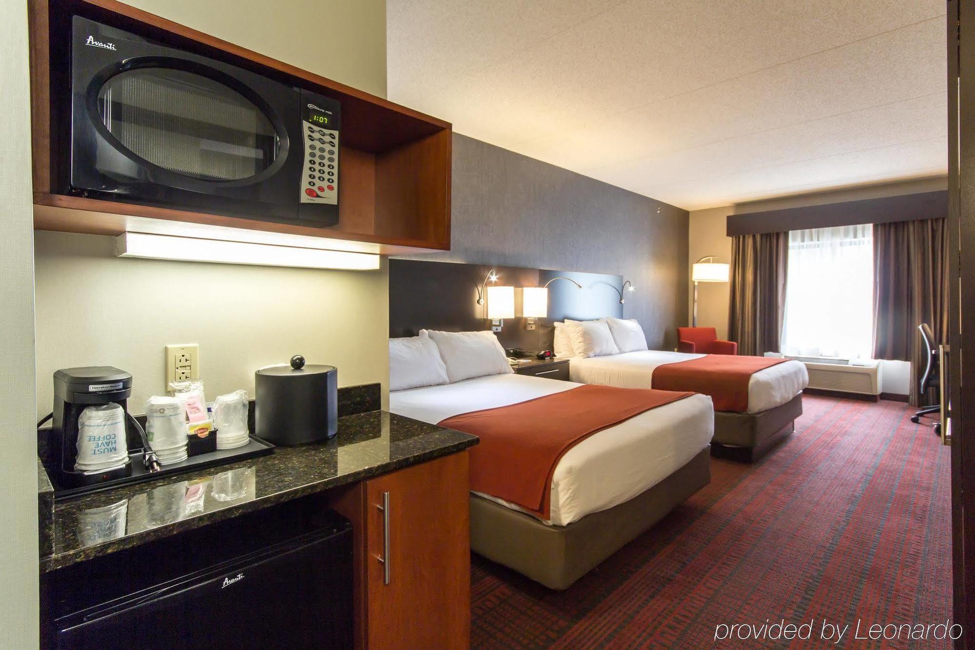 Holiday Inn Express Hotel & Suites Auburn, An Ihg Hotel Exterior photo