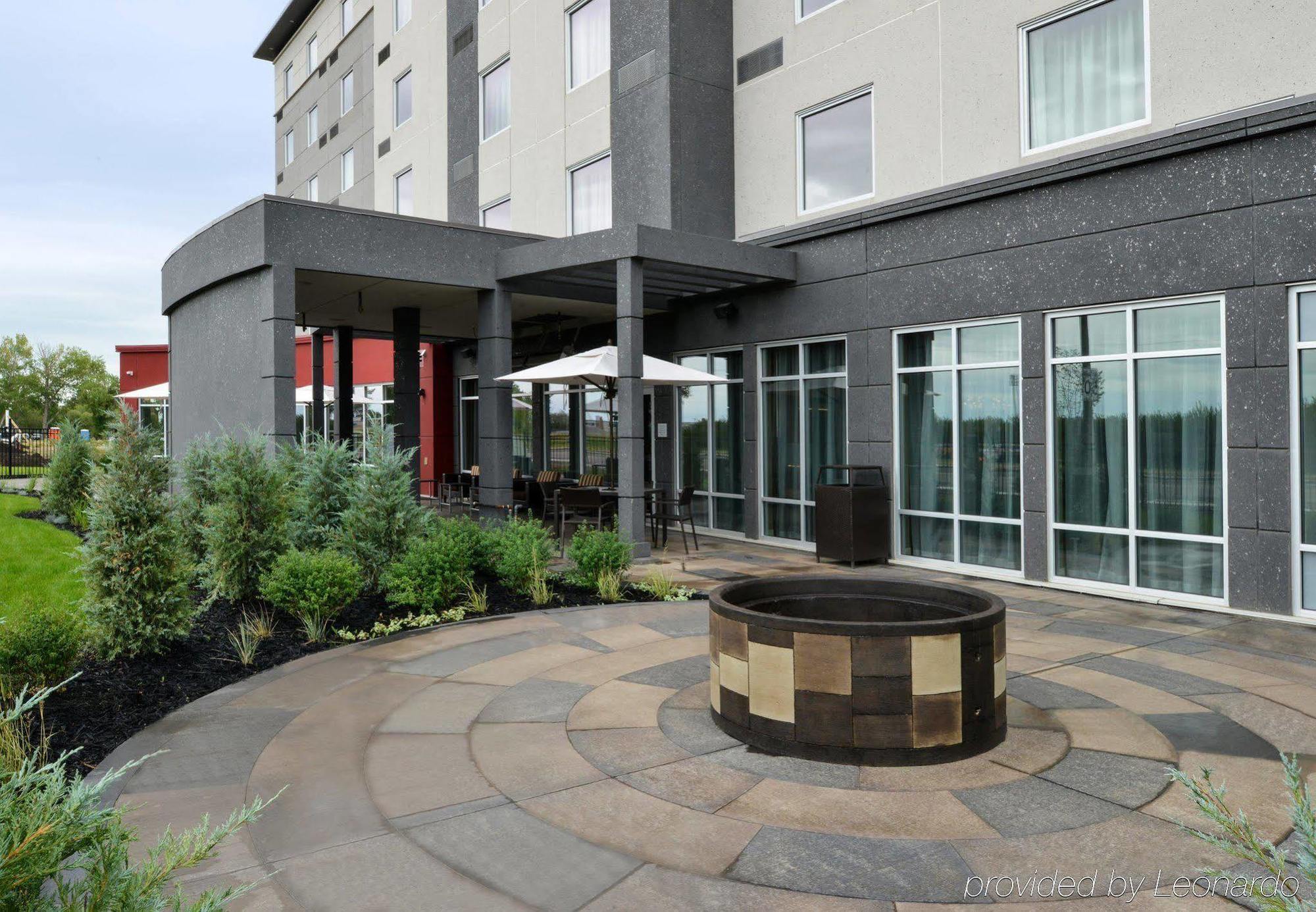 Courtyard By Marriott Saskatoon Airport Hotel Exterior photo