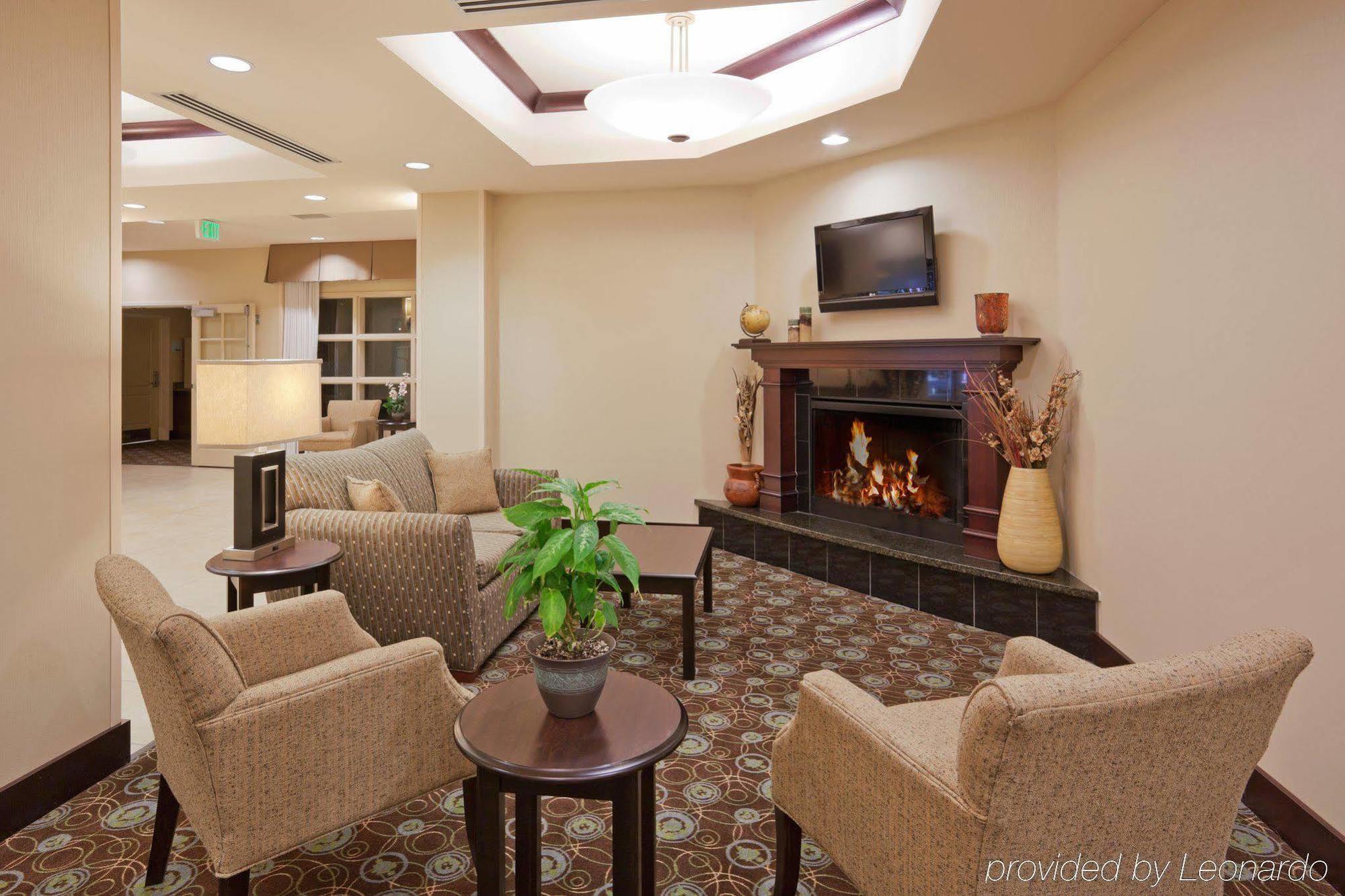 Holiday Inn Express & Suites Clovis Fresno Area, An Ihg Hotel Interior photo