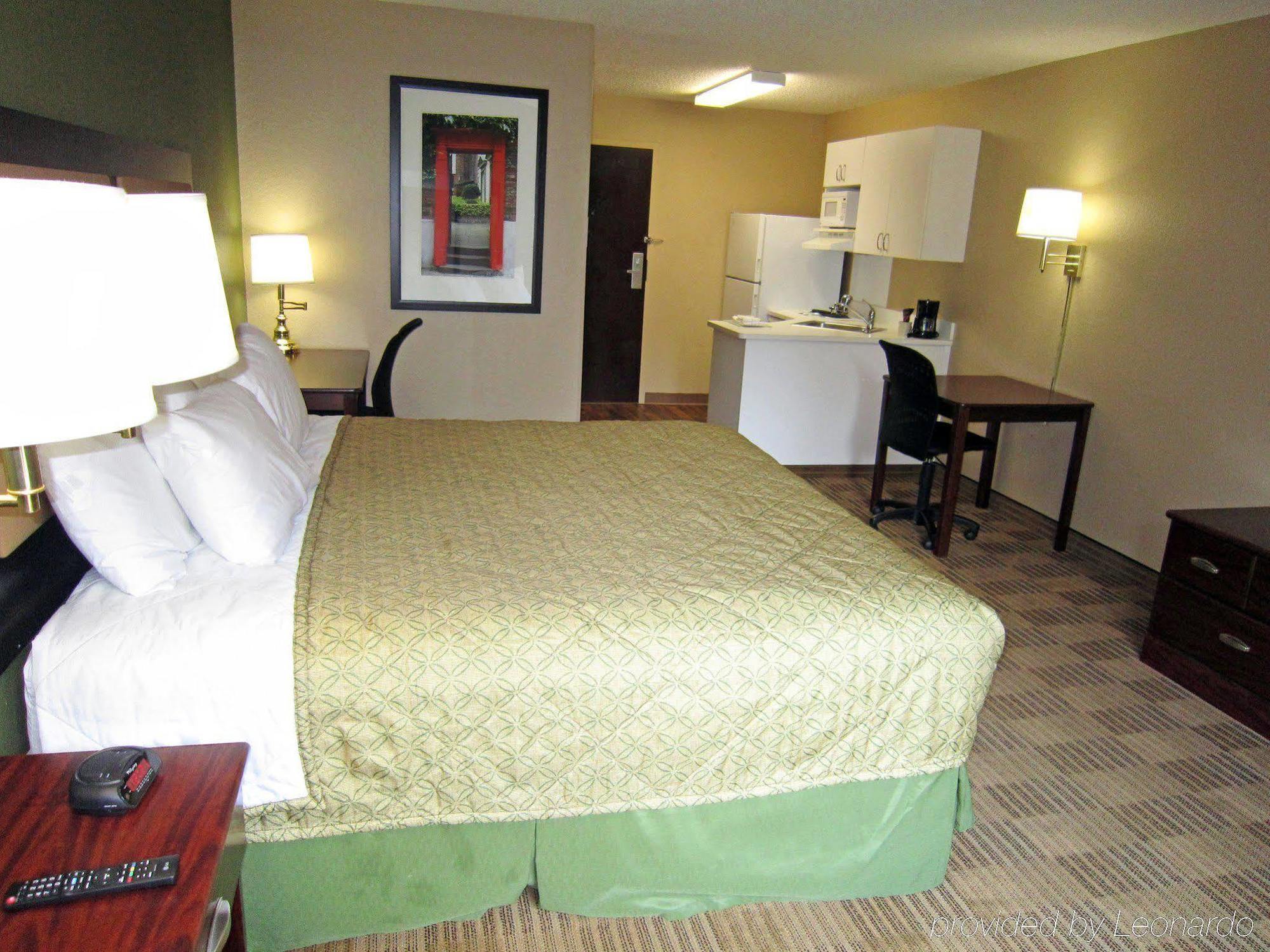 Extended Stay America Select Suites - Tampa - North - Usf - Attractions Exterior photo