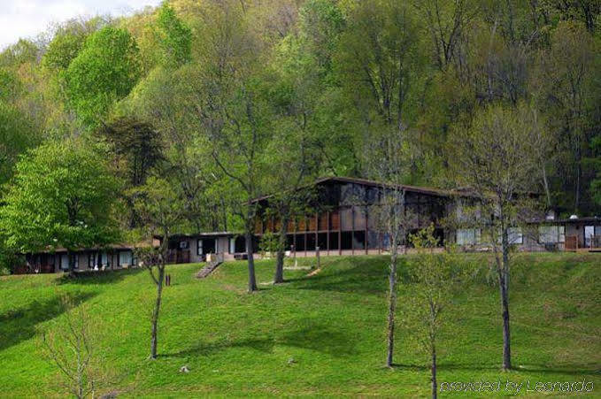 Tygart Lake State Park Hotel Union Exterior photo